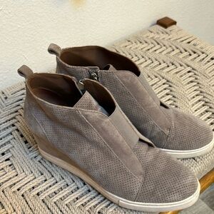 Paolo suede wedges